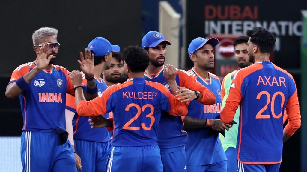 પ્રખ્યાત એશિયા કપ મેચમાં ભારતે રવિવારે પાકિસ્તાનને સાત વિકેટ આપી હતી … भारत ने एशिया कप के चर्चित मुकाबले में रविवार को पाकिस्तान को सात विकेट से...