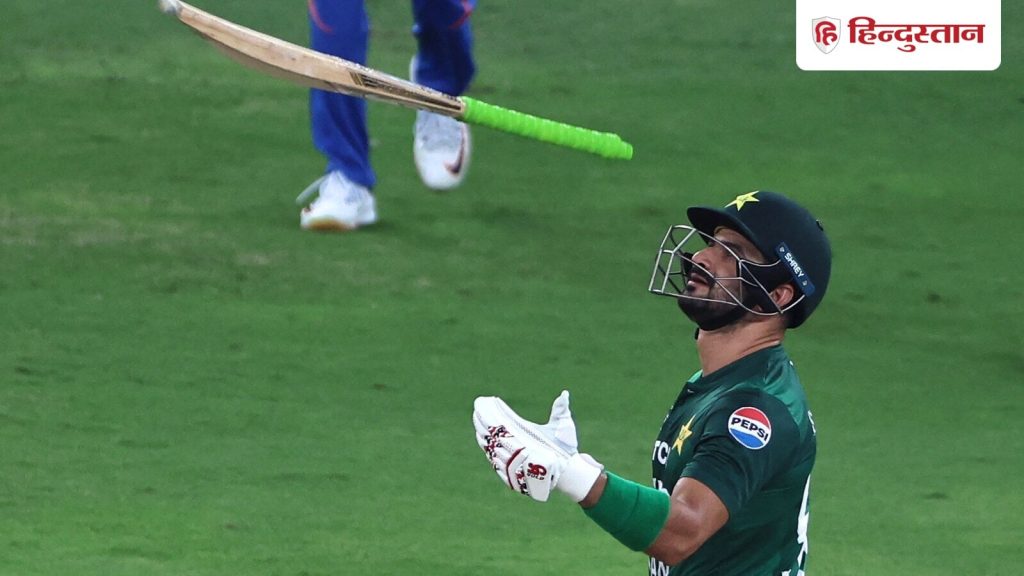 India vs Pakistan Live Score: साहिबजादा फरहान ने टीम इंडिया के खिलाफ एशिया कप 2025 फाइनल में भी...