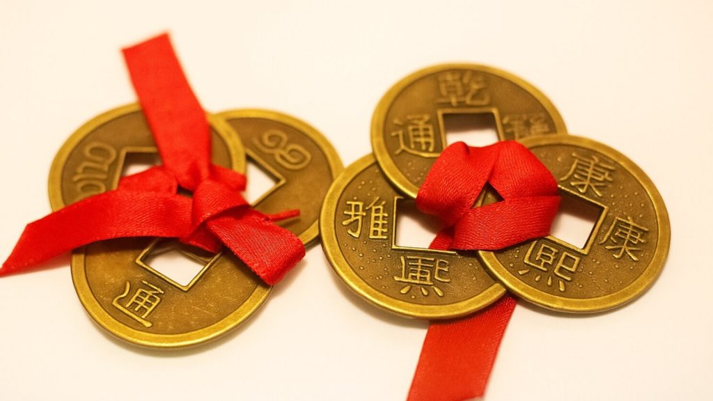 Chinese Coins: फेंगशुई में चाइनीज सिक्कों को रखने के कई फायदे बताए गए हैं। वहीं कई...