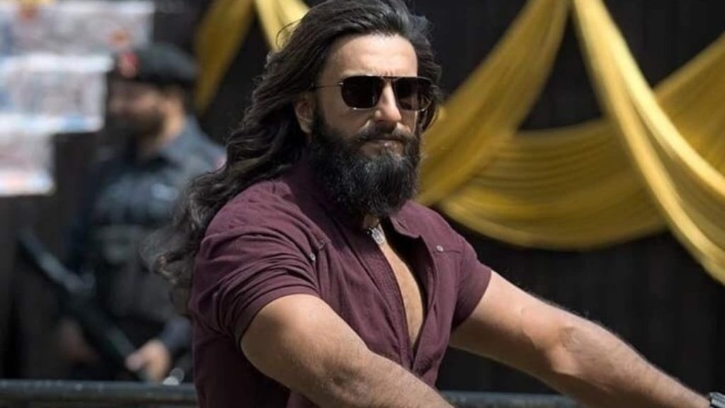 रणवीर सिंह की फिल्म धुरंधर का नया वीडियो लीक हुआ है जिसमें अक्षय खन्ना को...