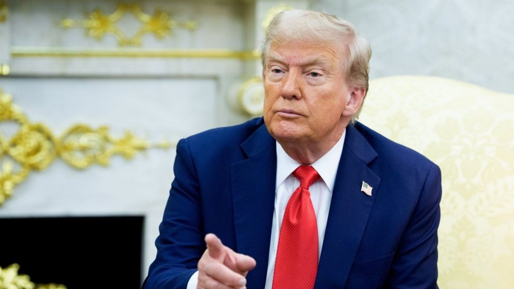 वॉशिंगटन द्वारा नए टैरिफ लागू करने के बाद, अमेरिका जाने वाले डाक यातायात...