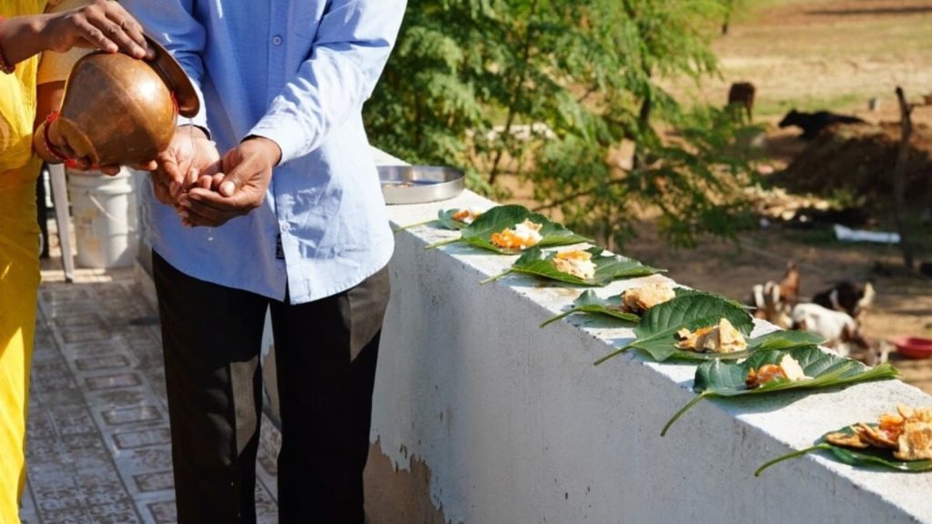 Second day of Pitru Paksha 2025 Shradh : मंगलवार, 9 सितंबर को पितृ पक्ष की द्वितीया तिथि है। पितृ...