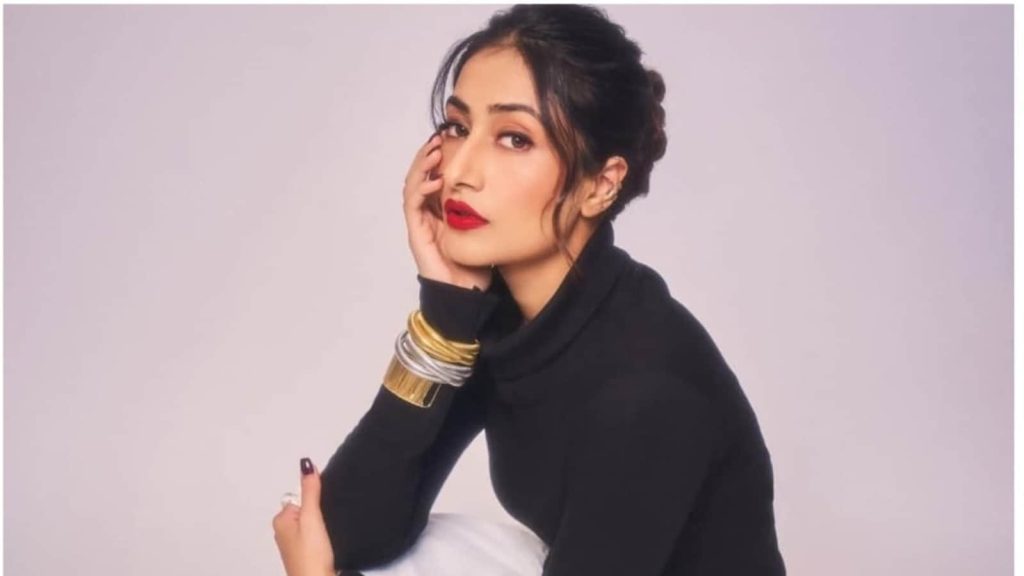  फराह इस बार कोरियोग्राफर और एक्ट्रेस धनश्री वर्मा के घर कुक दिलीप के साथ...