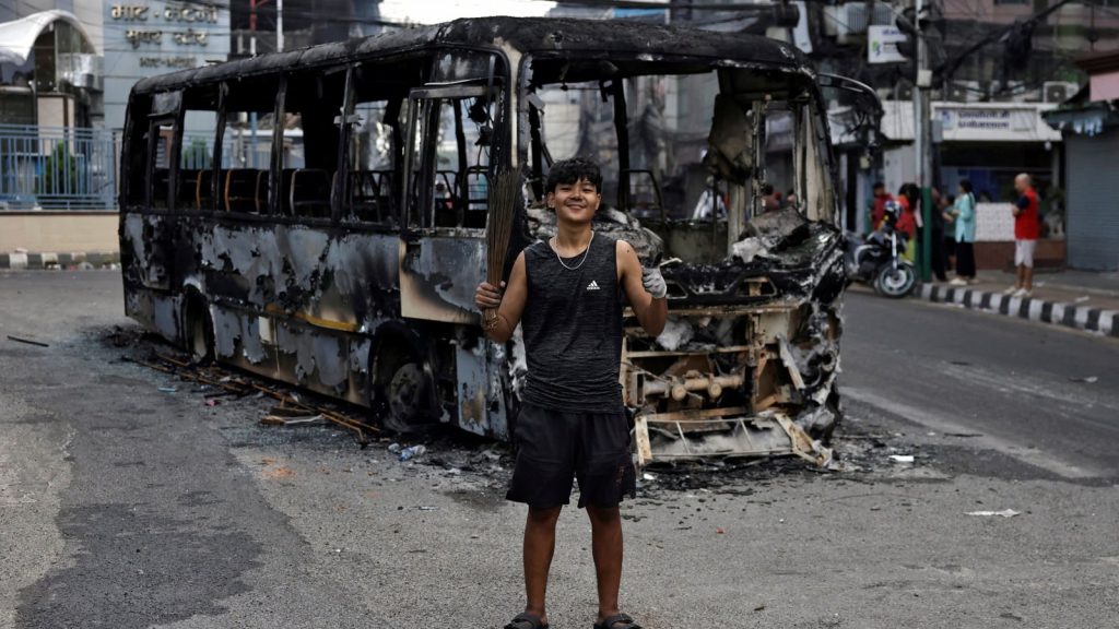 नेपाल में भारतीय यात्रियों से भरी एक बस पर उपद्रवियों ने हमला कर दिया।...