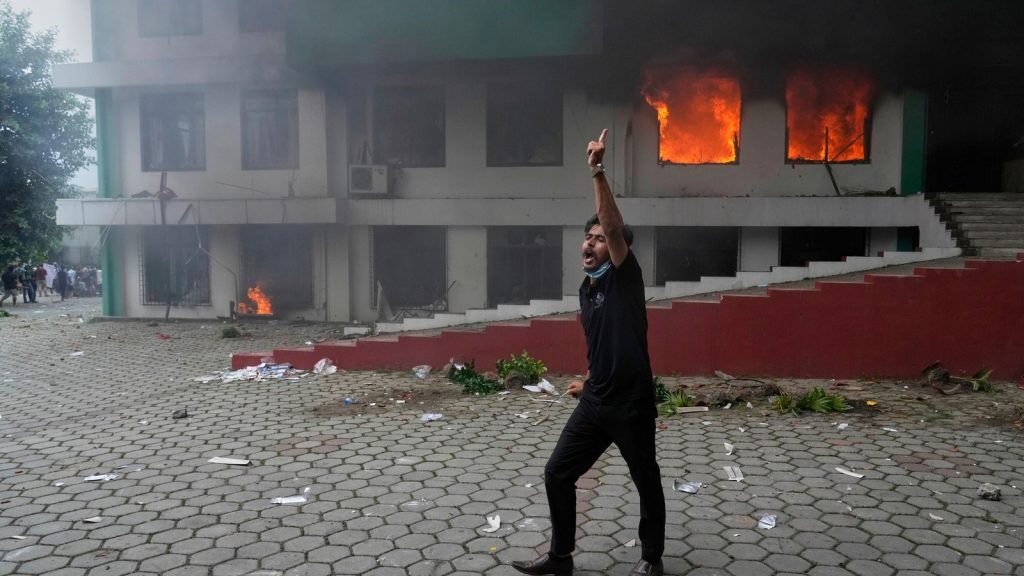 બાંગ્લાદેશ, પાકિસ્તાન, મ્યાનમાર, શ્રીલંકા અને નેપાળમાં વિરોધ … बांग्लादेश, पाकिस्तान, म्यांमार, श्रीलंका और नेपाल में हुए विरोध...