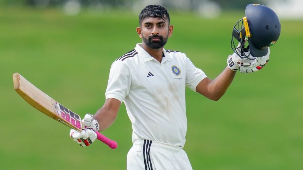 साउथ जोन ने दलीप ट्रॉफी के पहले सेमीफाइनल के दूसरे दिन शुक्रवार को पहली...