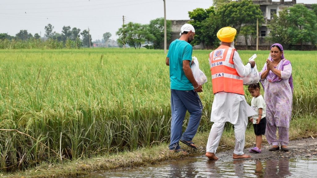 सूत्रों ने बताया कि सतलुज नदी पर बने भाखड़ा बांध का जलस्तर रविवार को 1677.98 फुट...