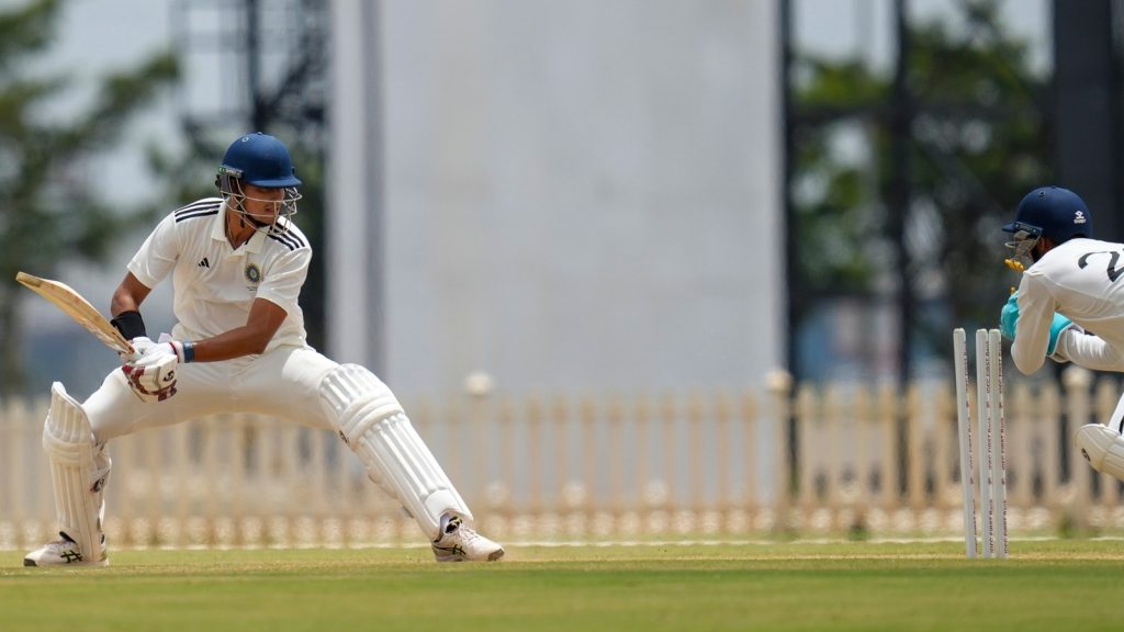 पहली बार सीरियस इंजरी रिप्लेसमेंट रूल लागू हुआ है। बीच मैच में खिलाड़ी को...