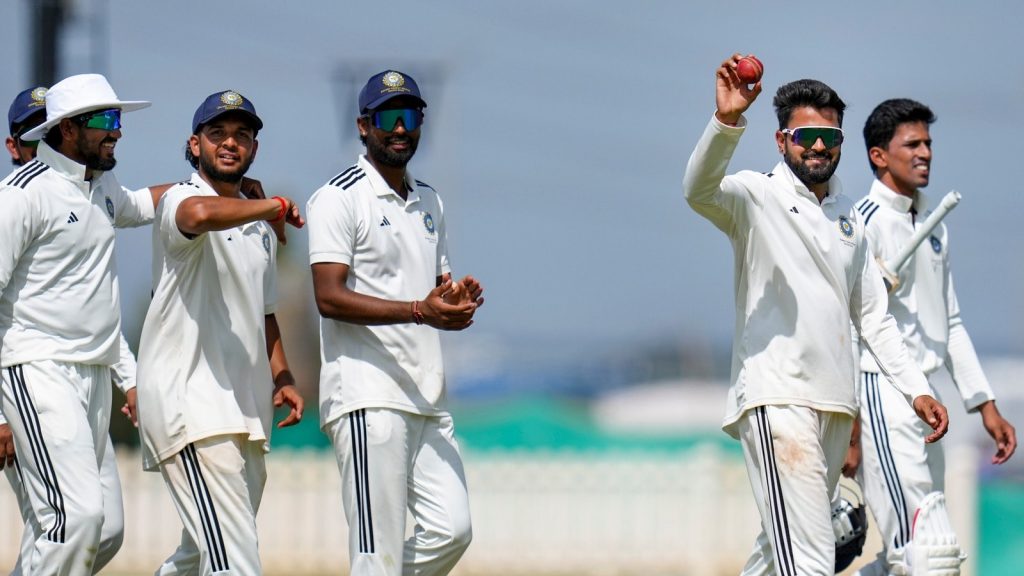 दोनों टीमों के कुछ खिलाड़ी एशिया कप में भाग ले रहे हैं जबकि कुछ खिलाड़ी...