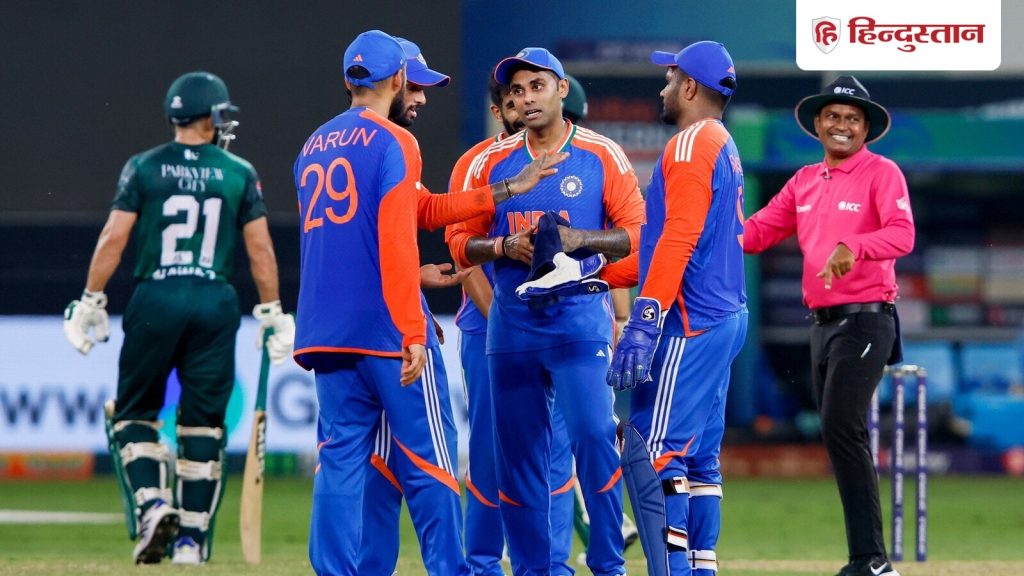 सूर्यकुमार यादव ने रविवार को पाकिस्तान के बल्लेबाज मोहम्मद नवाज को रन आउट...