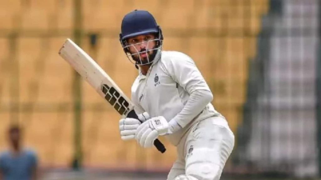 सेंट्रल जोन की टीम ने वेस्ट जोन के खिलाफ 600 रन बोर्ड पर लगा दिए। इस दौरान खास...