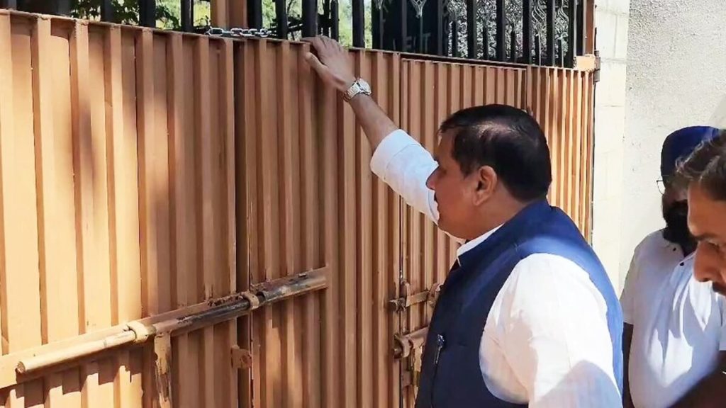 जम्मू-कश्मीर में पार्टी के एकमात्र विधायक और राज्य इकाई के अध्यक्ष मेहराज...