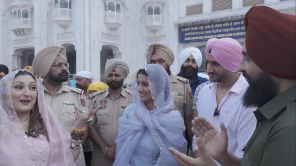 सुनीता आहूजा के व्लॉग का तीसरा एपिसोड आया है। वह मुंबई से गीता बसरा और राज...