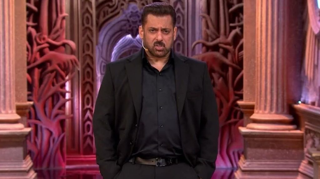 बॉलीवुड एक्टर सलमान खान ने वीकेंड के वार एपिसोड में घरवालों को पंजाब में...