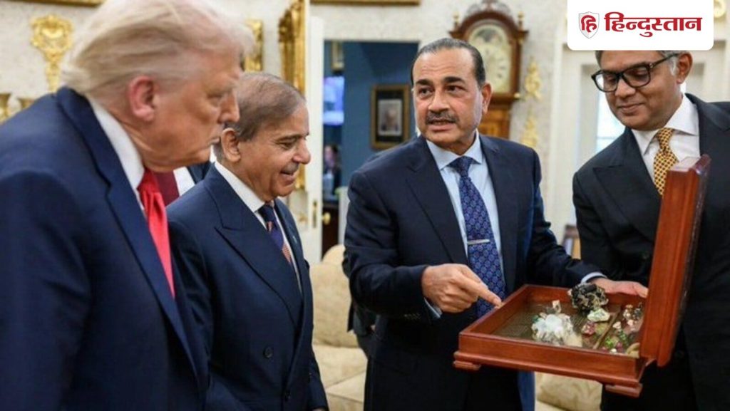 पाकिस्तान अमेरिकी राष्ट्रपति डोनाल्ड ट्रंप को रिझाने में जुटा हुआ है।...