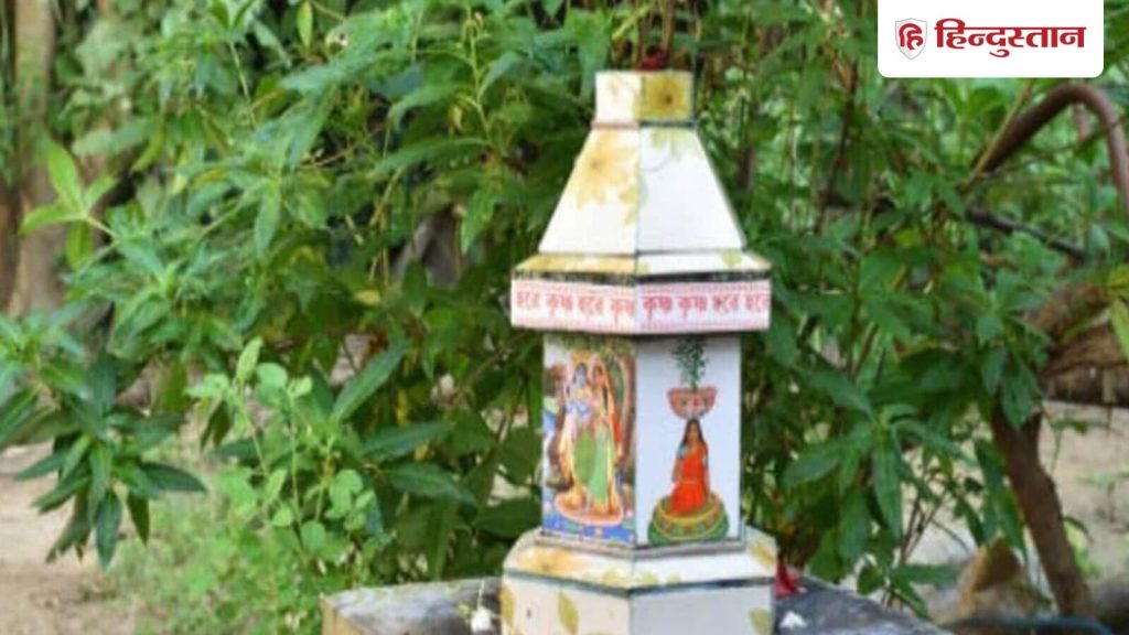 Navratri Vastu Tips: नवरात्रि में अगर तुलसी पूजा की जाए तो इसके कई लाभ मिलते हैं। माना...