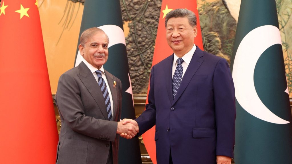 बता दें कि चीन में पाकिस्तानी नेताओं का जमावड़ा लगा हुआ है। पाकिस्तानी...