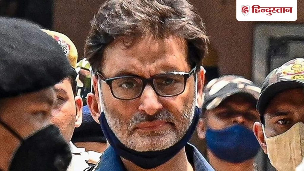 डार को 2012 के अंत में जम्मू-कश्मीर पुलिस ने गिरफ्तार कर लिया। पूछताछ में उसने...