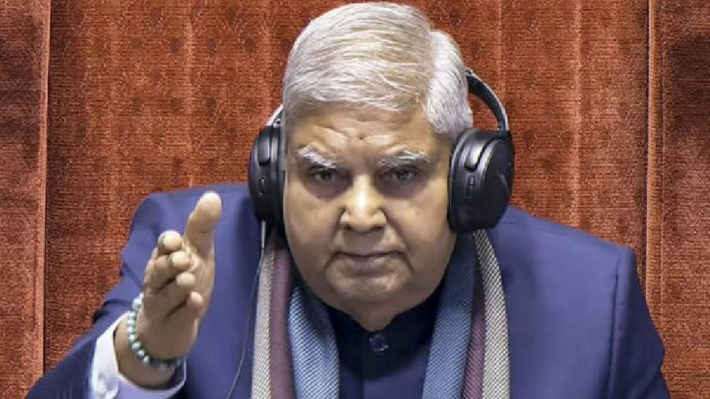 सरकारी दबाव के आरोपों के बीच, स्वास्थ्य कारणों से इस्तीफा देने के बाद...