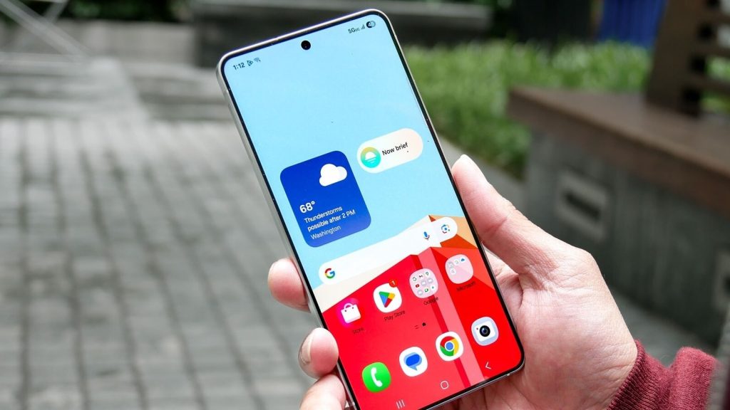 Samsung फैन्स के लिए अच्छी खबर है। एक रिपोर्ट के मुताबिक, ब्रांड अब आईफोन जैसे...