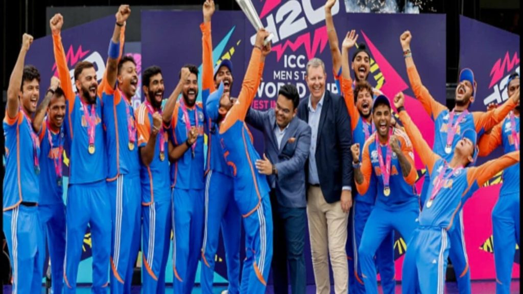 आकाश चोपड़ा ने ऋषभ पंत को लेकर बड़ा बयान दिया है और कहा है कि उसे दूध से...