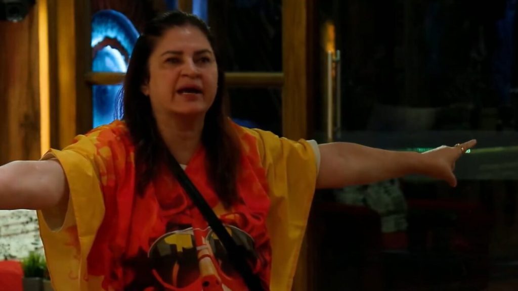 बिग बॉस 19 के दूसरे वीकेंड के वार में घर में बवाल देखने को मिला।सलमान खान के...