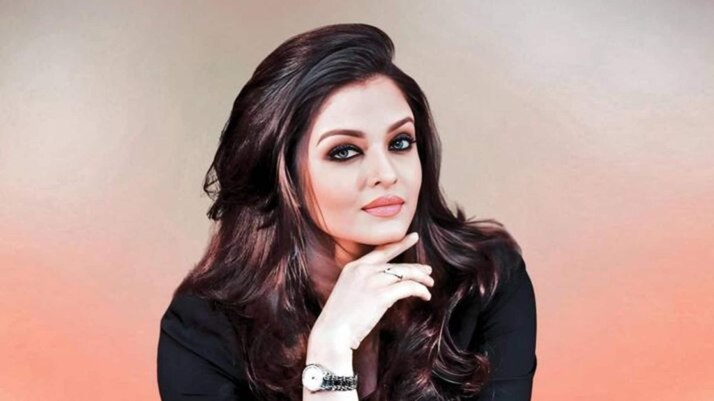 ऐश्वर्या राय बच्चन पहुंचीं दिल्ली हाई कोर्ट, लगाई ये गुहार