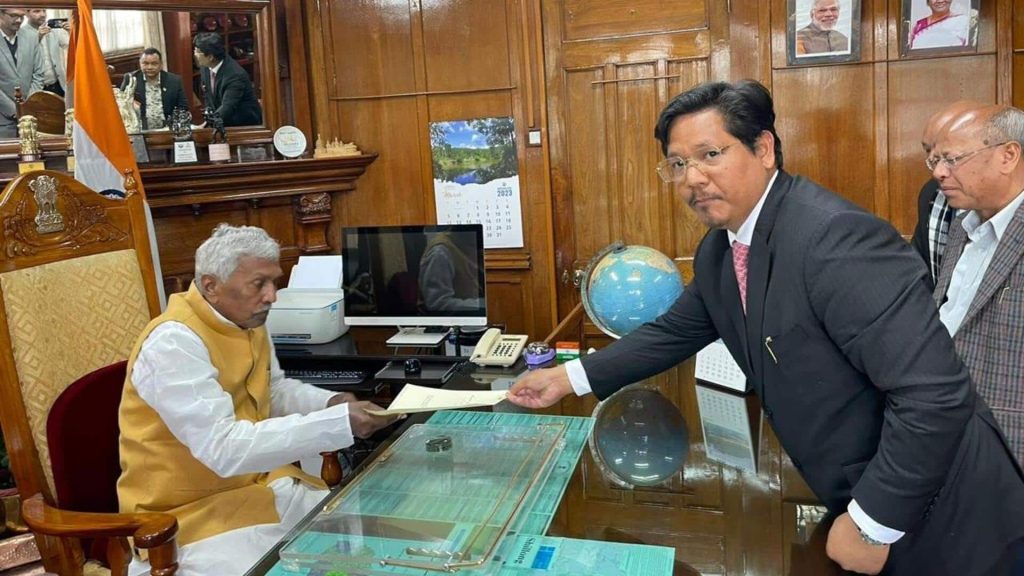 मेघालय में मंत्रिमंडल में फेरबदल से पहले 8 मंत्रियों ने दिया इस्तीफा, राज्यपाल से मिले मुख्यमंत्री