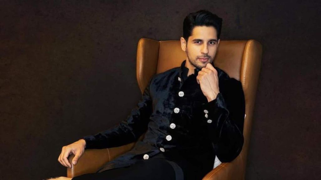 सिद्धार्थ मल्होत्रा की इन फिल्मों ने पहले दिन खूब छापे नोट, 'परम सुंदरी' कौन-से नंबर पर?