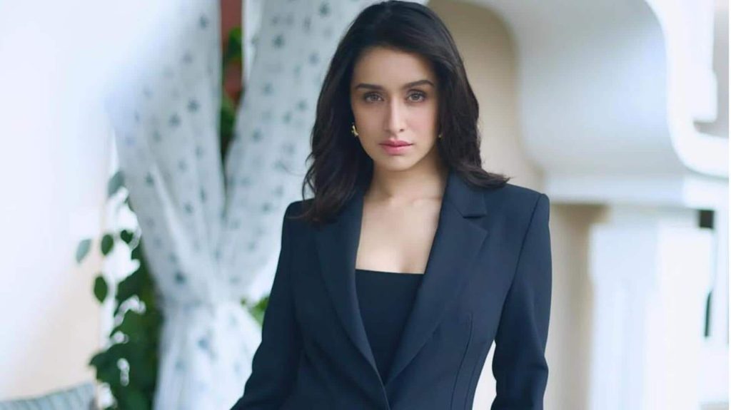 श्रद्धा कपूर करियर में पहली बार निभाएंगी इतना चुनौतीपूर्ण किरदार, 'छावा' वाले लगा रहे बड़ा दांव