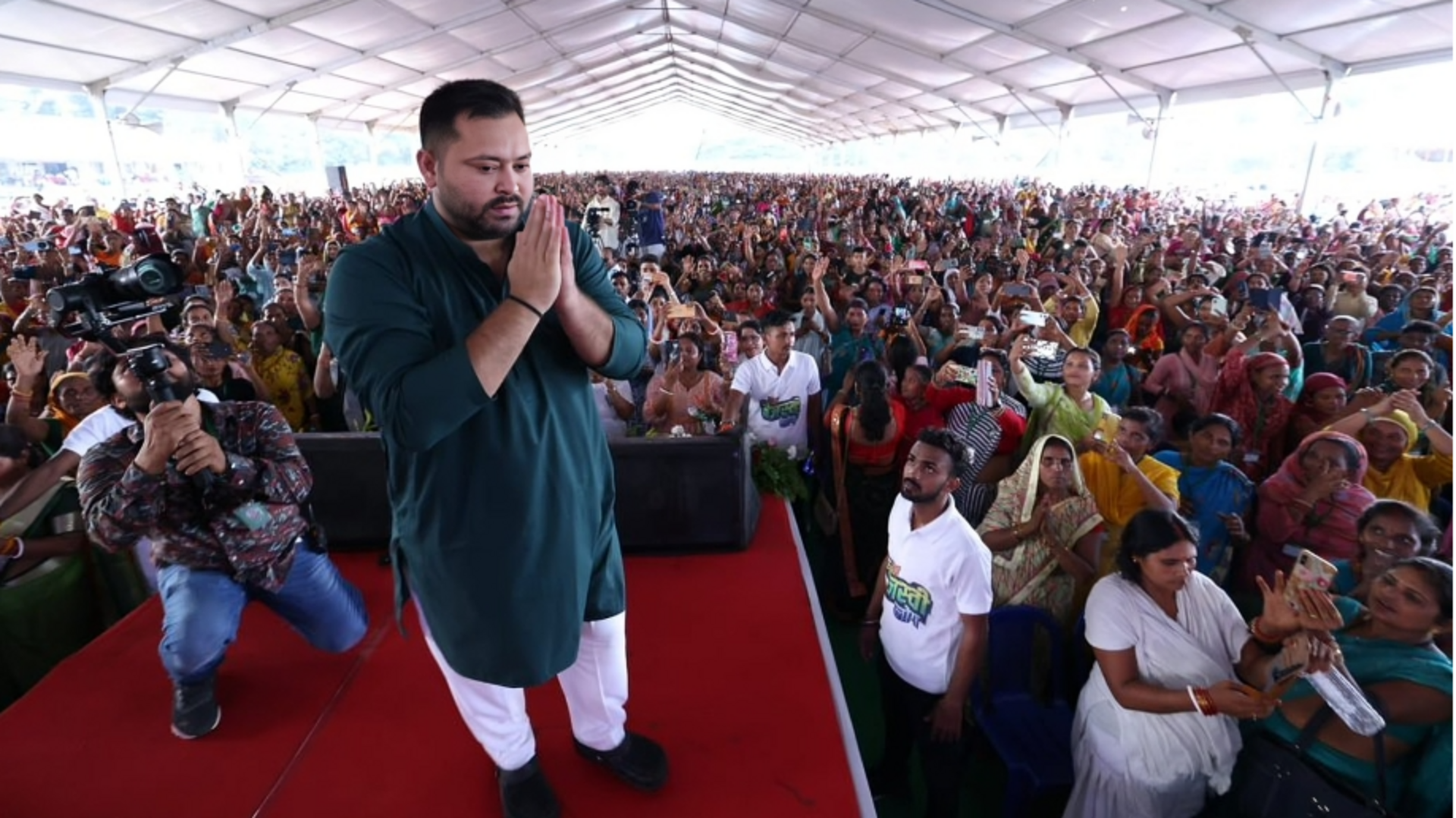 તેજાશવીએ નીતિશ સરકાર પર છેતરપિંડીનો આરોપ લગાવ્યો, કહ્યું- અમે માતા અને પુત્રીને 4,000 રૂપિયા આપીશું તેજાશવીએ નીતિશ સરકાર પર છેતરપિંડીનો આરોપ લગાવ્યો, કહ્યું- અમે માતા અને પુત્રીને 4,000 રૂપિયા આપીશું