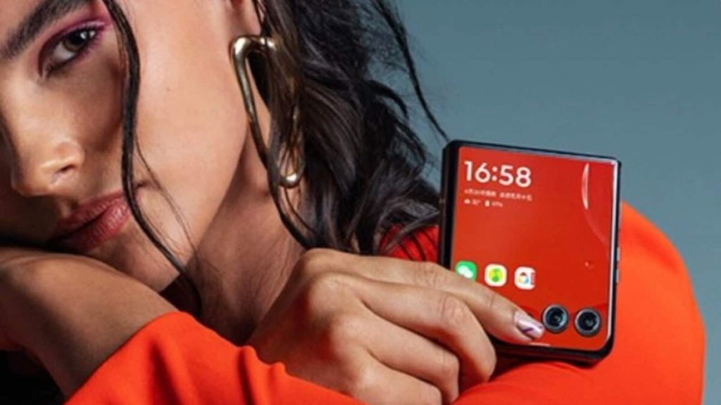 पिछले साल लॉन्च हुआ कंपनी का स्टाइलिश स्मार्टफोन Motorola Razr 50 Ultra लॉन्च प्राइस से...