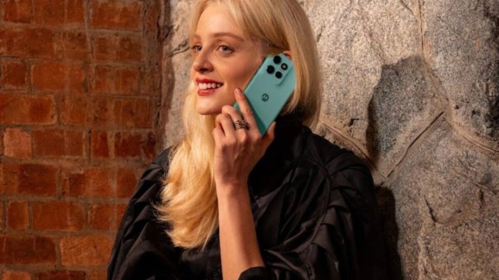 मोटोरोला का यह लेटेस्ट फोन 12जीबी तक की रैम और 120Hz के pOLED डिस्प्ले के साथ आता...