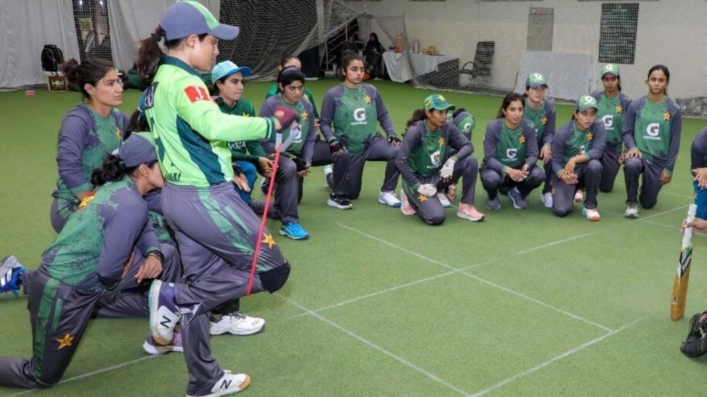 पाकिस्तान की महिला क्रिकेट टीम आईसीसी महिला विश्व कप के उद्घाटन समारोह...