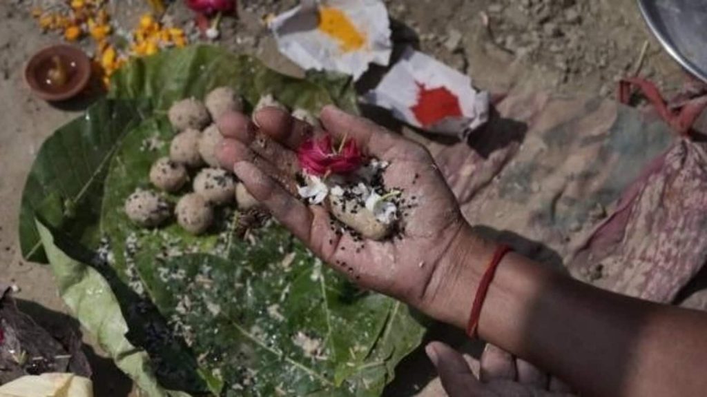 Shradh 2025: पितृ पक्ष 7 सितंबर से प्रारंभ हो चुके हैं और 21 सितंबर को इनका समापन...