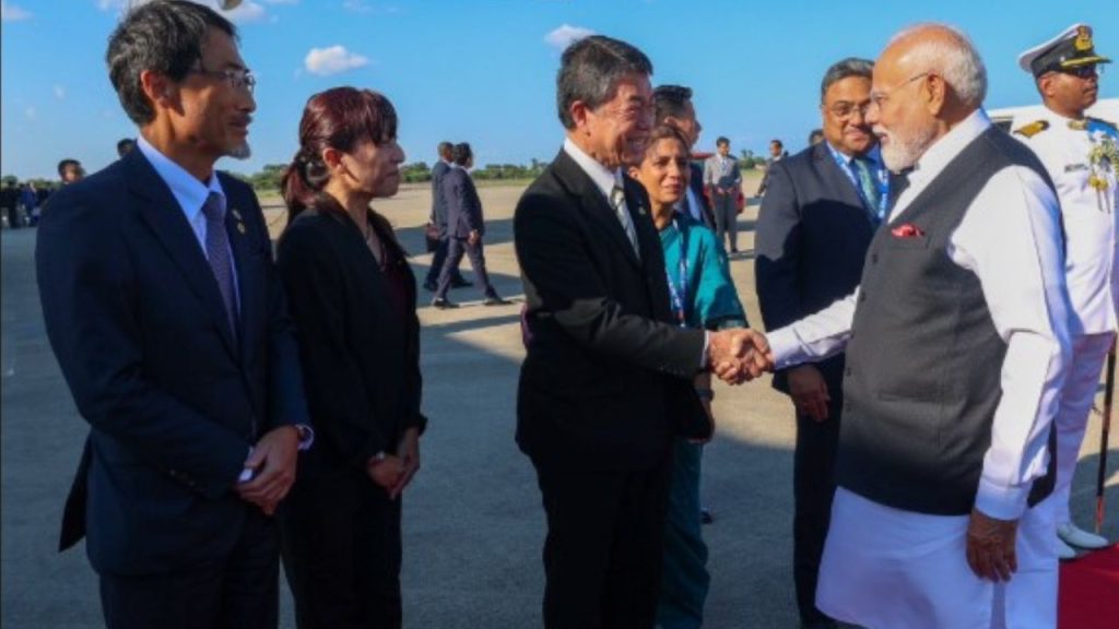 प्रधानमंत्री नरेंद्र मोदी सात साल बाद चीन पहुंचे हैं. यह दौरा न सिर्फ...