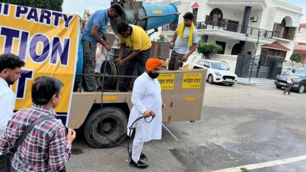 पंजाब में आई भीषण बाढ़ के बाद राज्य सरकार ने राहत और बचाव कार्यों में तेजी...