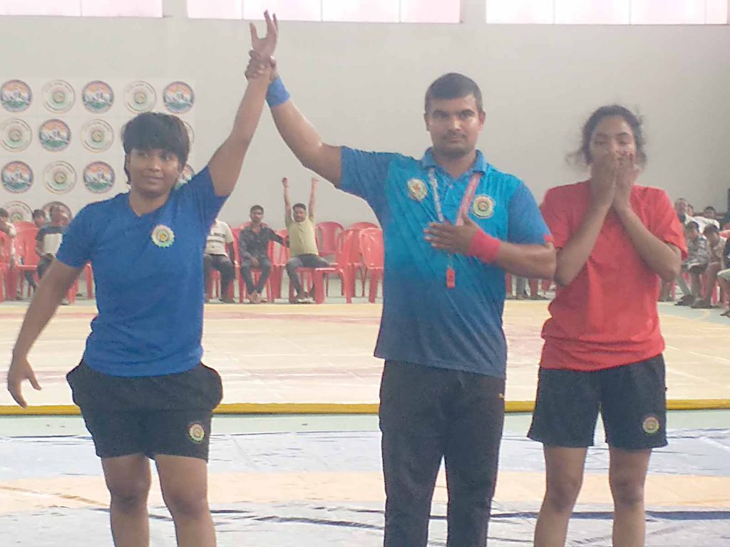 રેલવે કર્મચારીની પુત્રી પૂજા કુમારી, કોમ્બેટ રેસલિંગની ચમકતી સ્ટાર રેલવે કર્મચારીની પુત્રી પૂજા કુમારી, કોમ્બેટ રેસલિંગની ચમકતી સ્ટાર