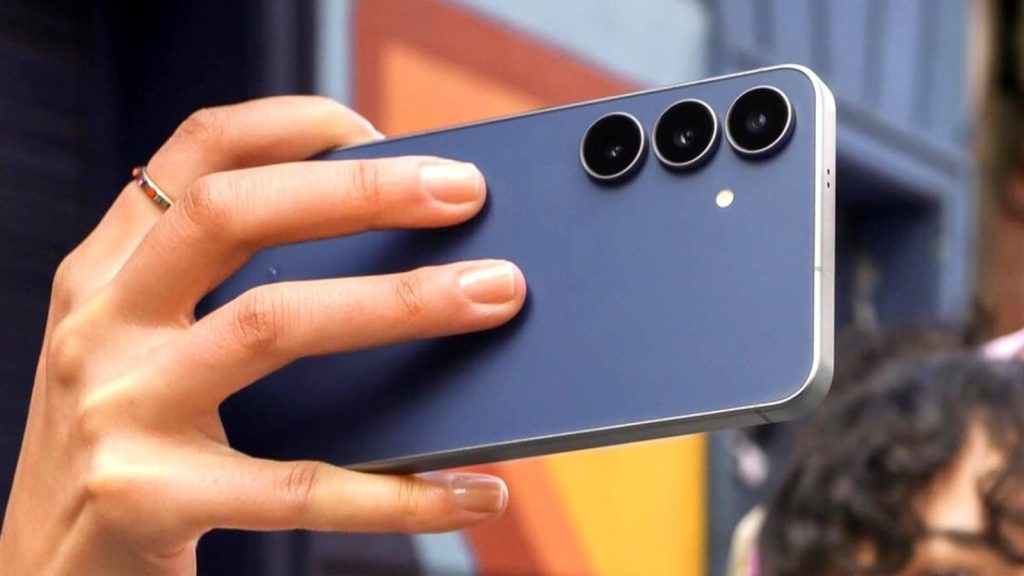 Samsung Galaxy S25 FE Launched in India: सैमसंग ने गुरुवार को हुए गैलेक्सी इवेंट में Samsung Galaxy Tab S11 series के...