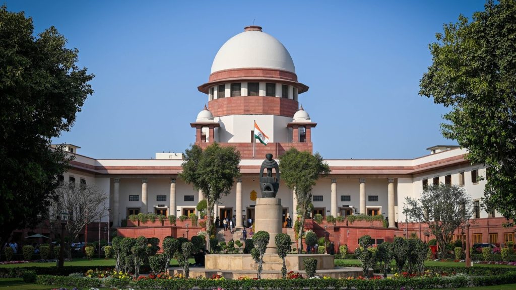 सुप्रीम कोर्ट ने एक शख्स को उसकी सजा पूरी होने के बाद भी जेल में रखने के लिए...