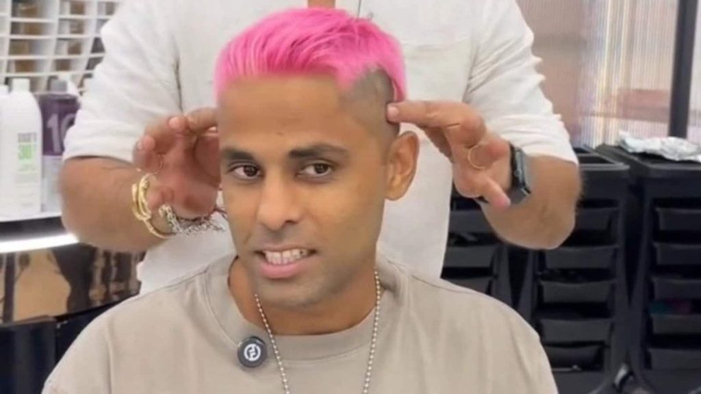 भारतीय कप्तान सूर्यकुमार यादव ने दुबई रवाना होने से पहले नया हेयरकट...