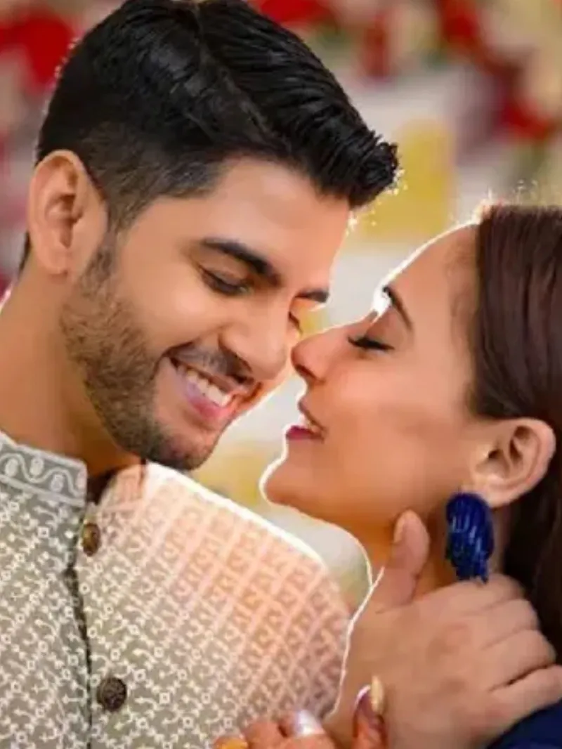 સારા ખાને ઉંમરે નાના છોકરા સાથે લગ્ન કર્યા, વેતાળને યોગ્ય જવાબ આપ્યો; ફોટા જુઓ સારા ખાને ઉંમરે નાના છોકરા સાથે લગ્ન કર્યા, વેતાળને યોગ્ય જવાબ આપ્યો; ફોટા જુઓ