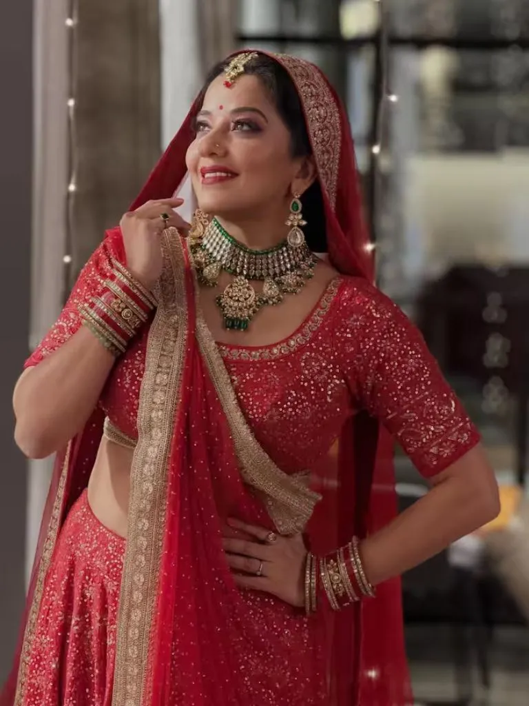 'દિલવાલે દુલ્હનિયા લે જાયેંગે...', લાલ બિંદી અને ડાર્ક લિપસ્ટિકમાં મોનાલિસાનો બ્રાઈડલ લૂક થયો વાયરલ 'દિલવાલે દુલ્હનિયા લે જાયેંગે...', લાલ બિંદી અને ડાર્ક લિપસ્ટિકમાં મોનાલિસાનો બ્રાઈડલ લૂક થયો વાયરલ