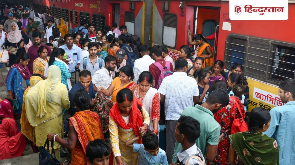 छठ पूजा पर घर जाने वालों के लिए खुशखबरी, 4 दिन के भीतर चलाई जाएंगी 1205 स्पेशल...