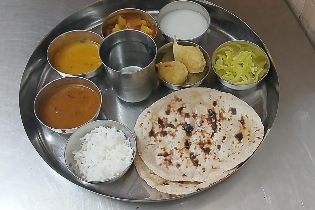 સાત્વિક ભોજન સાથે ગરબા રમવામાં આવે તો 9 દિવસમાં 3 કિલો સુધી વજન ઘટી શકે