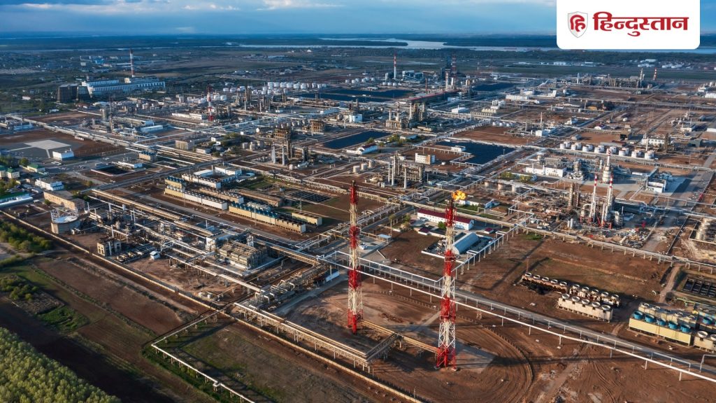 ટ્રમ્પ-પુટિન વચ્ચે વધતું અંતર, રશિયન તેલ સામ્રાજ્યનો પતન શરૂ; વિદેશી વેચવું પડશે… ट्रंप-पुतिन के बीच बढ़ती खाई, रूसी तेल साम्राज्य का पतन शुरू; बेचनी पड़ रही विदेश की...