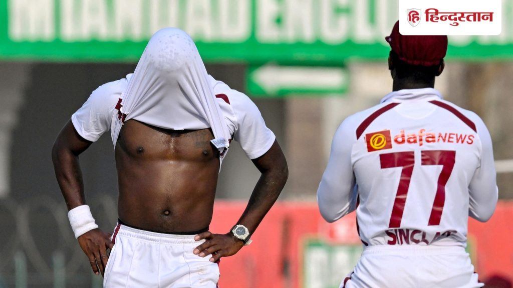 वेस्टइंडीज के तेज गेंदबाज जयडेन सील्स को ICC ने दिल्ली टेस्ट मैच के बीच में...