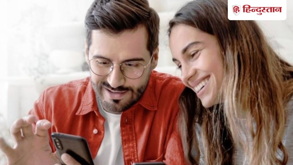 સિંગલ પ્લાન કુલ 5 સિમ, 320GB ડેટા, ઘણી OTT એપ્સ અને કોલિંગ પણ ઓફર કરે છે… टोटल 5 सिम ऑफर करने वाला सिंगल प्लान, डेटा 320GB, कई सारे ओटीटी ऐप और कॉलिंग का भी...