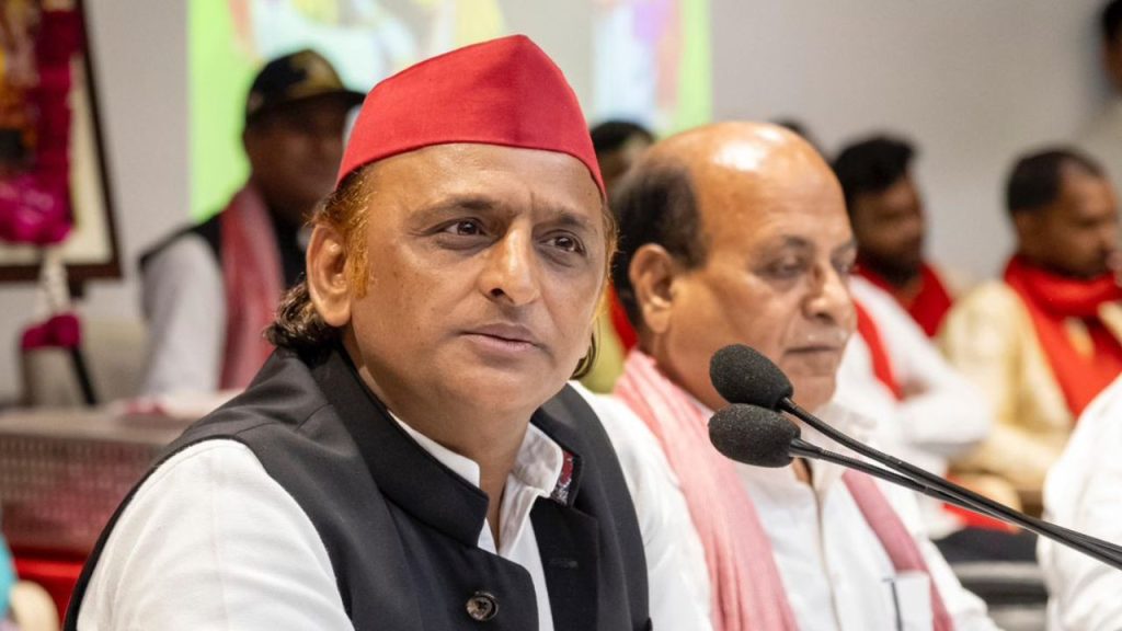 અખિલેશ યાદવ ફેસબુક સસ્પેન્શન: 16 કલાક માટે સસ્પેન્ડ થયા પછી, અખિલેશ યાદવનું ફેસબુક એકાઉન્ટ … Akhilesh Yadav Facebook Suspension: अखिलेश यादव का फेसबुक अकाउंट 16 घंटे तक सस्पेंड रहने के बाद...