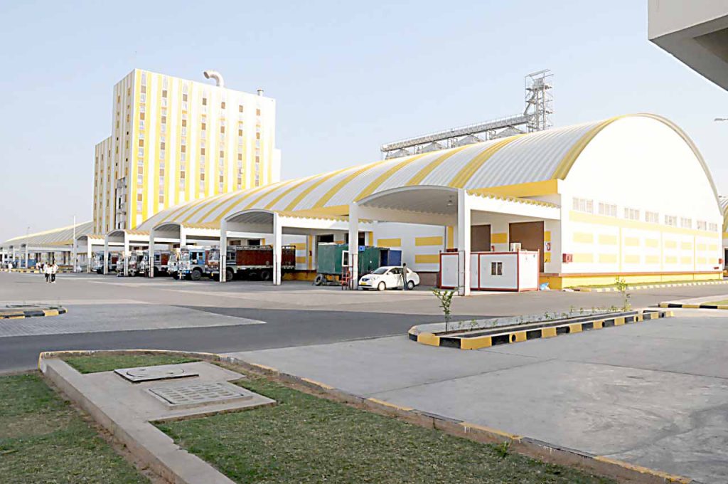 એશિયાની સૌથી મોટી બનાસ ડેરીના ચેરમેન બન્યા શંકર ચૌધરી